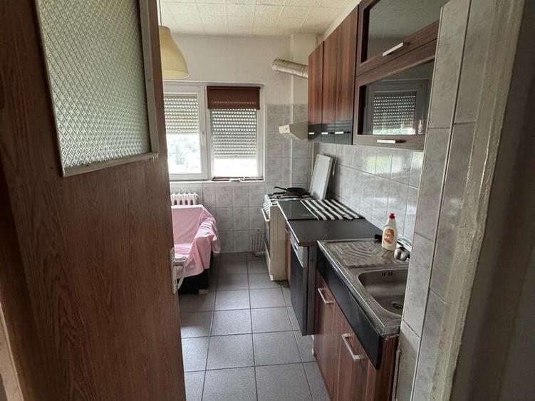 Apartament cu 2 camere semidecomandat în Brâncoveanu