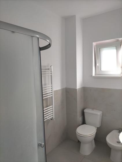 Apartament cu 3 camere semidecomandat în Cug