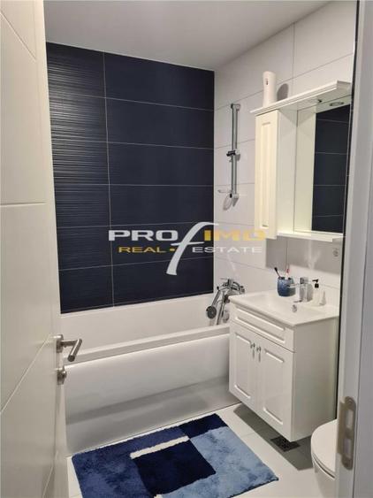 Apartament cu 3 camere decomandat în Carrefour