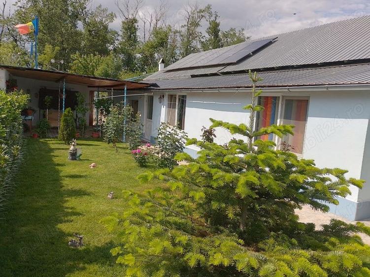Casă cu 2 camere cu Teren 500 Mp în