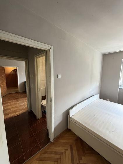 Apartament cu 2 camere semidecomandat în Gojdu