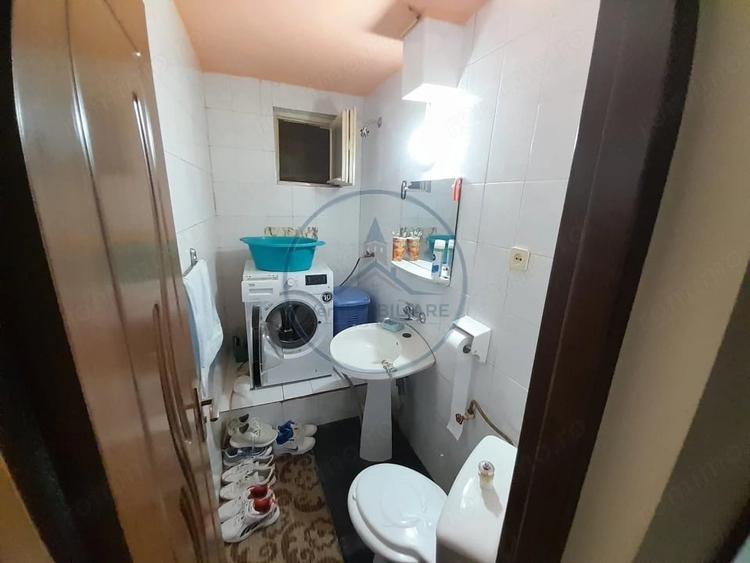 Apartament cu 4 camere decomandat în Central