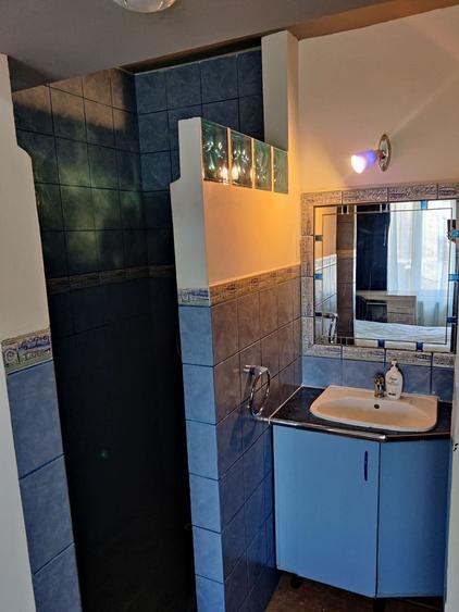 Apartament cu 4 camere decomandat, mobilat în Aradului