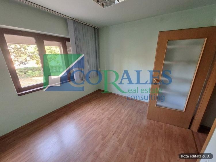 Apartament cu 3 camere semidecomandat în Aradului