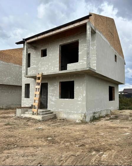 Casă individuală cu 5 camere cu Teren 350 Mp în Bălăceanca