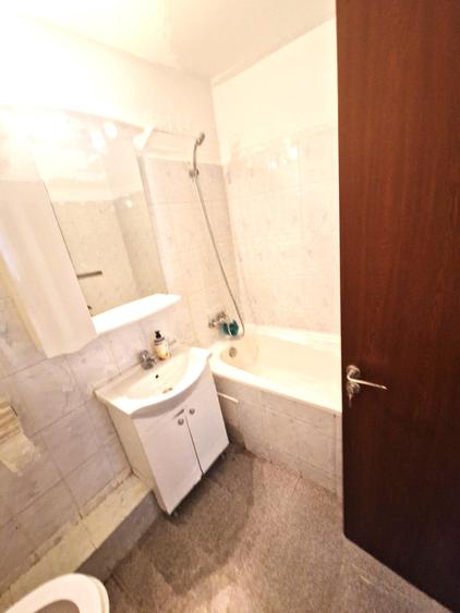 Apartament cu 2 camere decomandat în Drumul Taberei