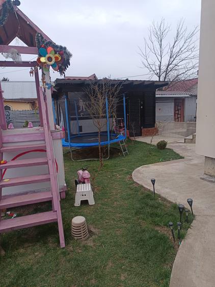 Casă cu 3 camere în Central