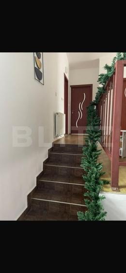 Casă individuală cu 5 camere cu Canalizare în Bariera Vâlcii