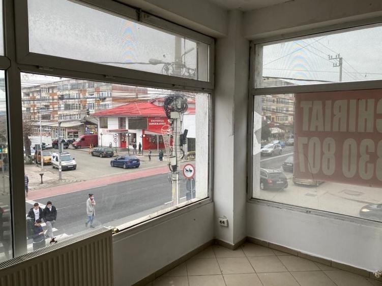 Spațiu comercial, de 300 mp, în Central