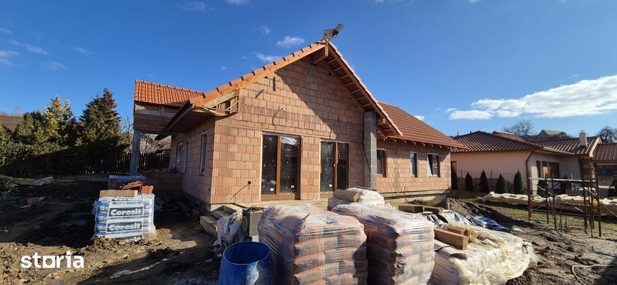 Casă cu 4 camere cu Teren 600 Mp în Sângeorgiu de Mureș