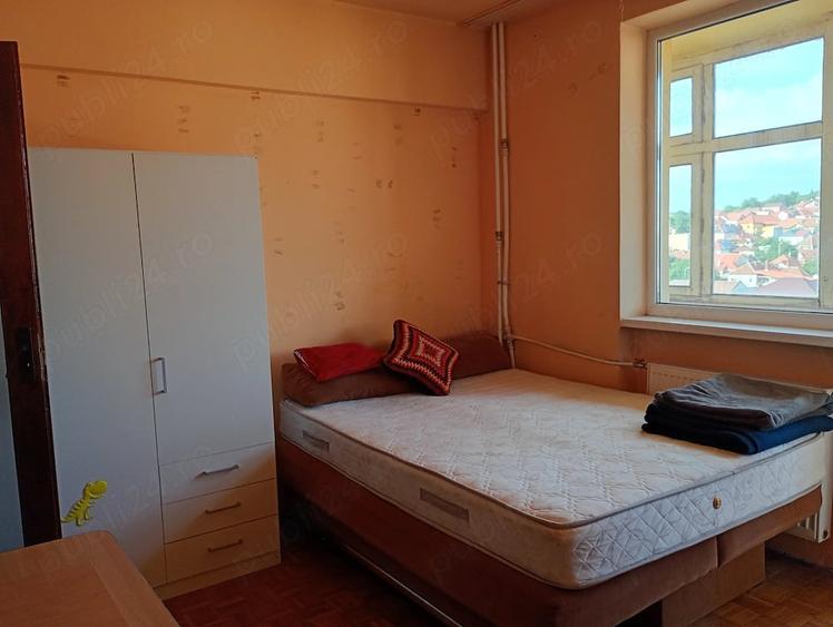 Garsonieră decomandată în Decebal