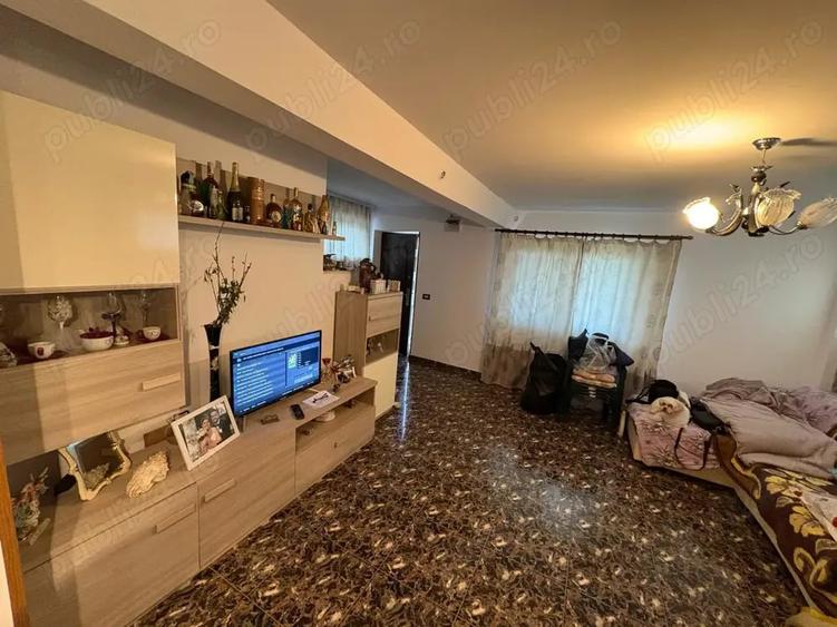 Casă cu 4 camere în Șimian