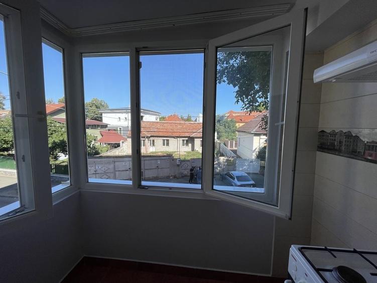 Apartament de inchiriat in complexul studentesc cu 2 camere decomandat si terasa - 1