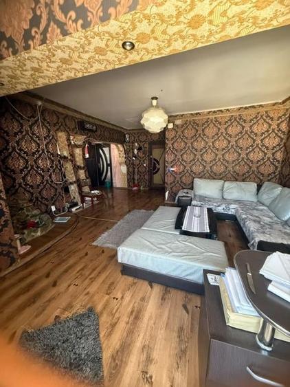 Apartament cu 3 camere decomandat în Mărăței