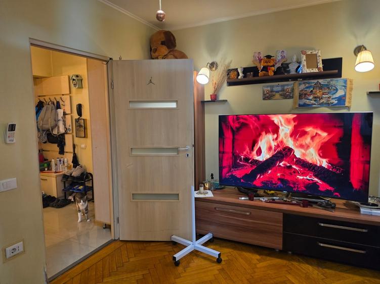 Apartament cu 3 camere decomandat în Baba Novac