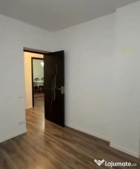 Casă cu 7 camere cu Teren 600 Mp în Central
