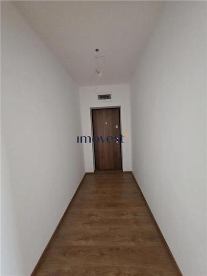 Apartament cu 4 camere decomandat în Carpați 2