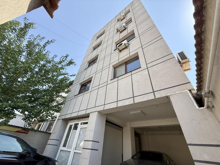 Birou, de 602 mp, în Splaiul Unirii
