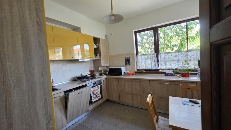 Duplex cu 3 camere cu Canalizare în Dumbrăvița