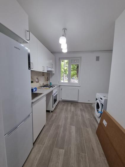 Apartament cu 3 camere decomandat în P-ța Reșița