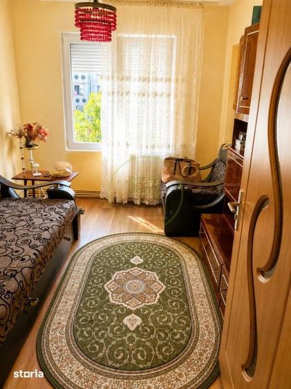 Apartament cu 4 camere, mobilat în Central
