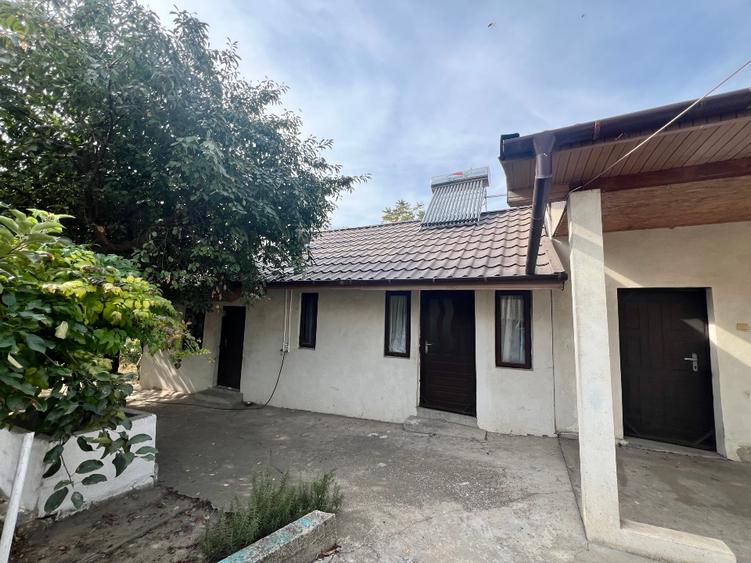 Casă individuală cu 5 camere cu Teren 2000 Mp în Grojdibodu