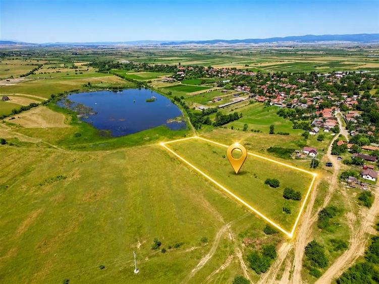 Teren agricol extravilan de 14000 mp, în Periferie