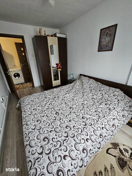 Apartament cu 4 camere semidecomandat în Central
