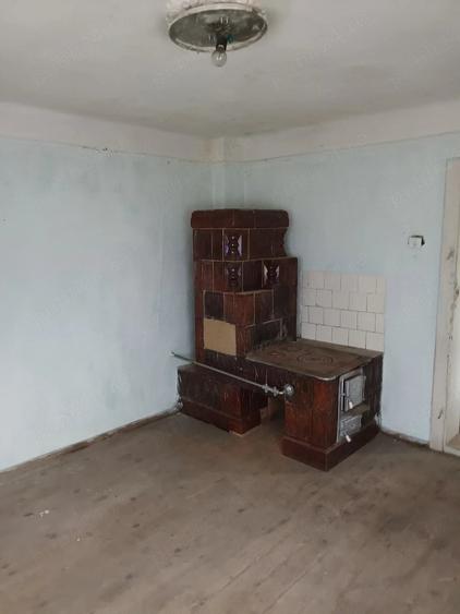 Casă cu Teren 800 Mp în Brătășanca