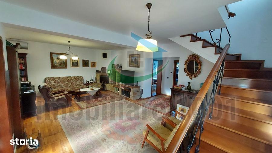 Casă cu 5 camere cu Teren 660 Mp în Central