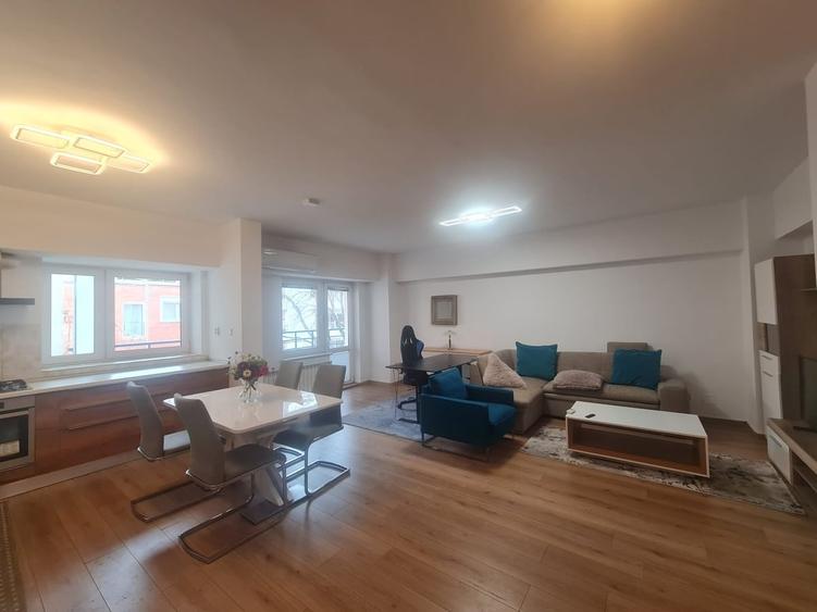 Apartament cu 3 camere decomandat în Nord