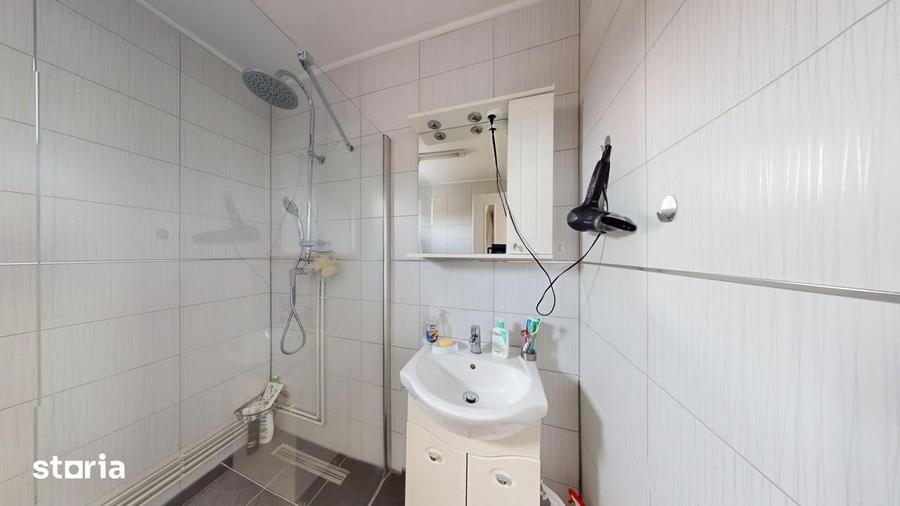 Casă cu 4 camere cu Teren 1280 Mp în Valea Aurie