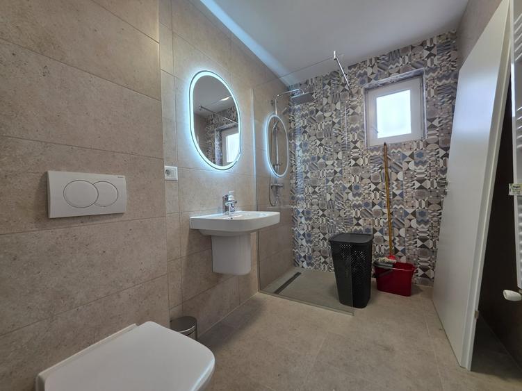 Apartament cu 3 camere decomandat în Sânpetru