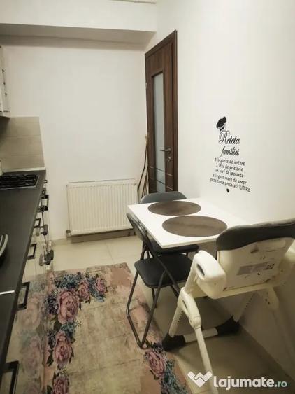 Apartament cu 2 camere semidecomandat în Fundeni