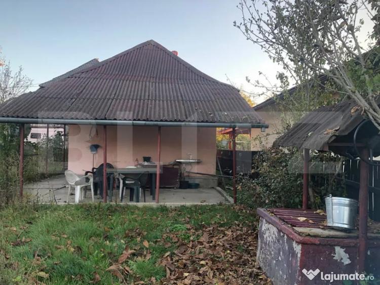 Casă cu 2 camere cu Teren 1500 Mp în Central