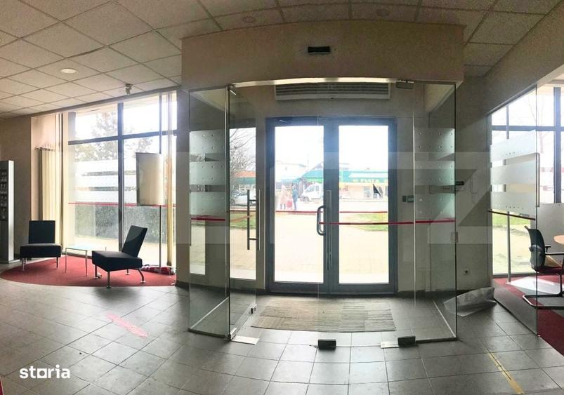 Spațiu comercial, de 160 mp, în Micro 3