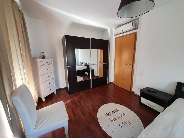 Apartament cu 3 camere decomandat, mobilat în Central