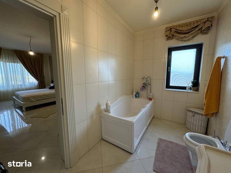 Casă cu Teren 3000 Mp în Central