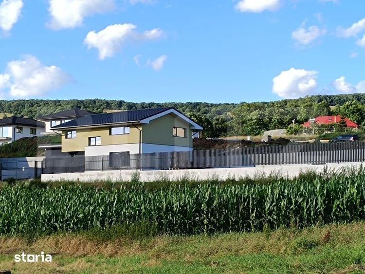 Casă cu 5 camere cu Teren 630 Mp în Sava