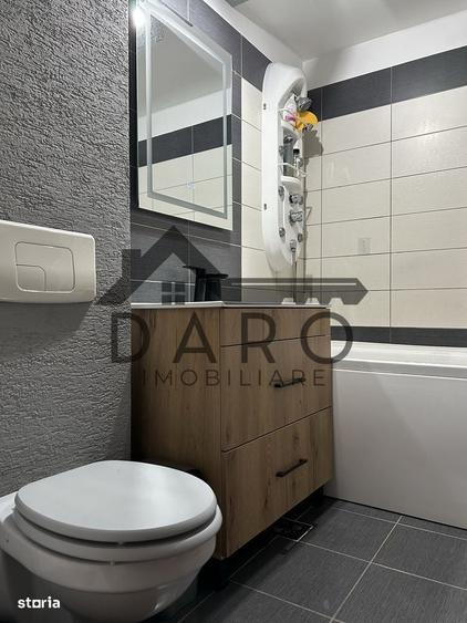 Apartament cu 3 camere decomandat în Criș