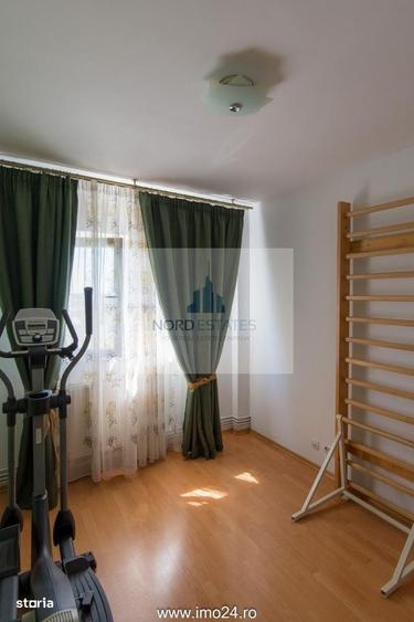 Apartament cu 4 camere semidecomandat în Sud