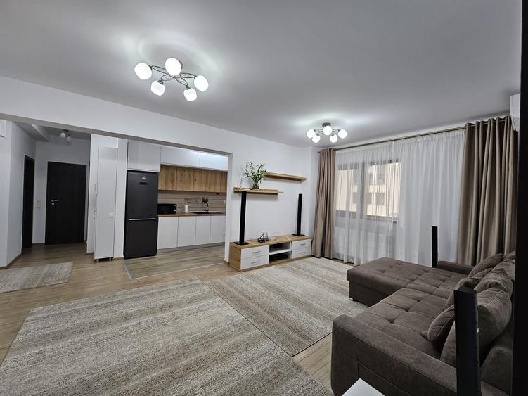 Apartament cu 3 camere semidecomandat în Drumul Taberei