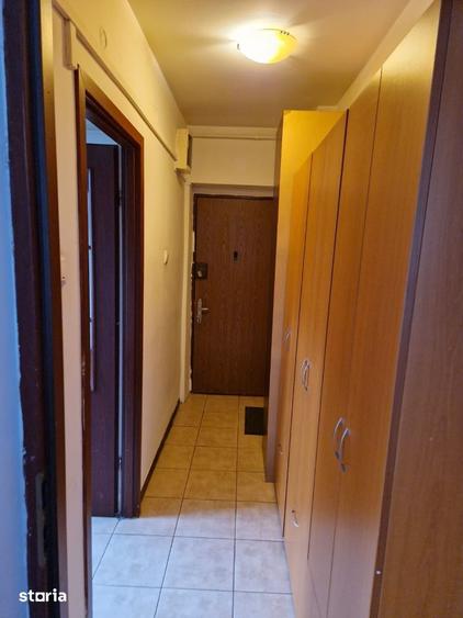 Apartament cu 3 camere, mobilat în Pajura