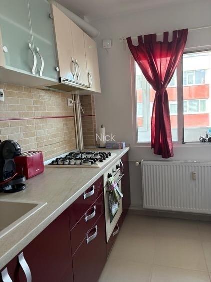 Apartament cu 2 camere decomandat în Arcul de Triumf
