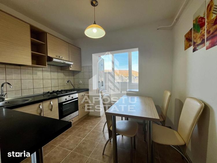 Apartament cu 3 camere decomandat în Est
