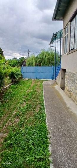Casă cu 4 camere în Mănăstireni