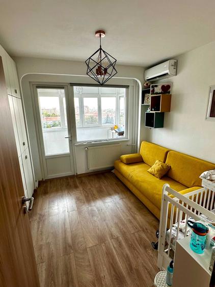Apartament cu 4 camere decomandat în Central
