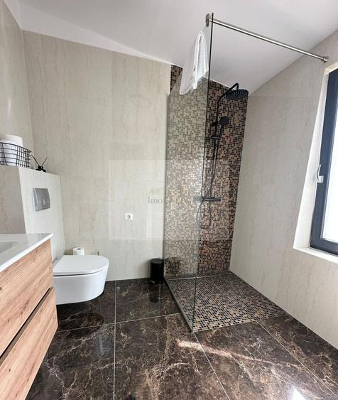 Duplex cu 4 camere cu Canalizare în Bună Ziua