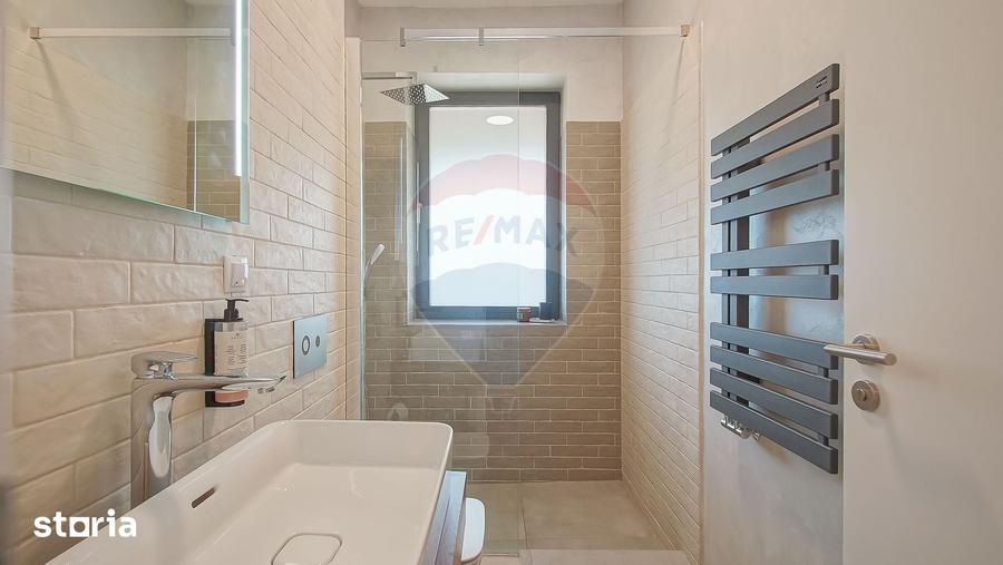 Apartament cu 3 camere în Schei