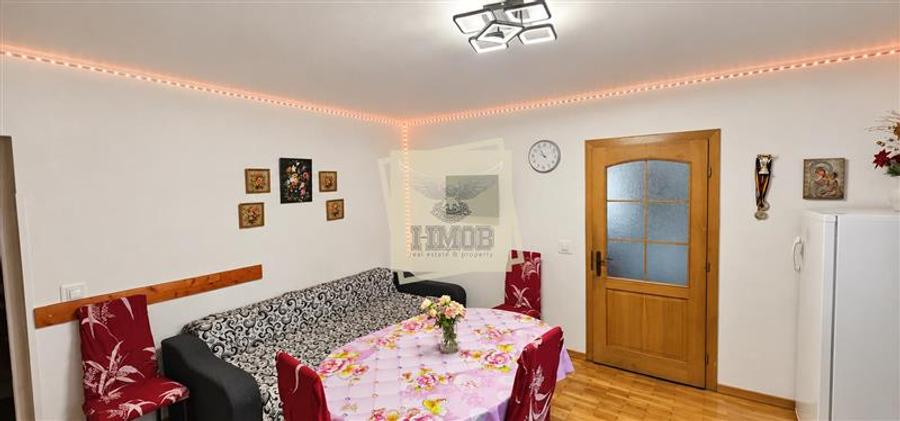 Apartament cu 3 camere semidecomandat, mobilat în Calea Poplăcii